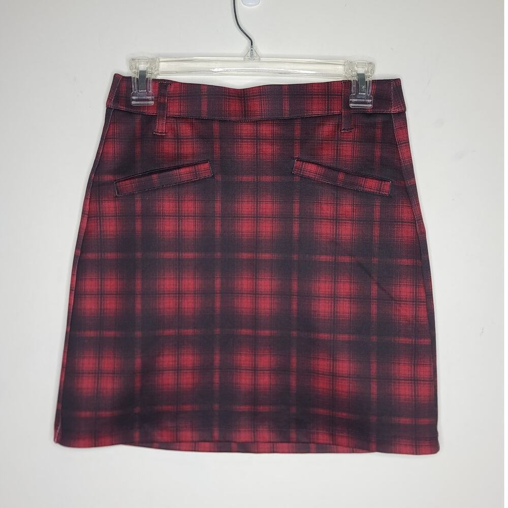 NWT Maurices black red plaid miniskirt with pockets - XS